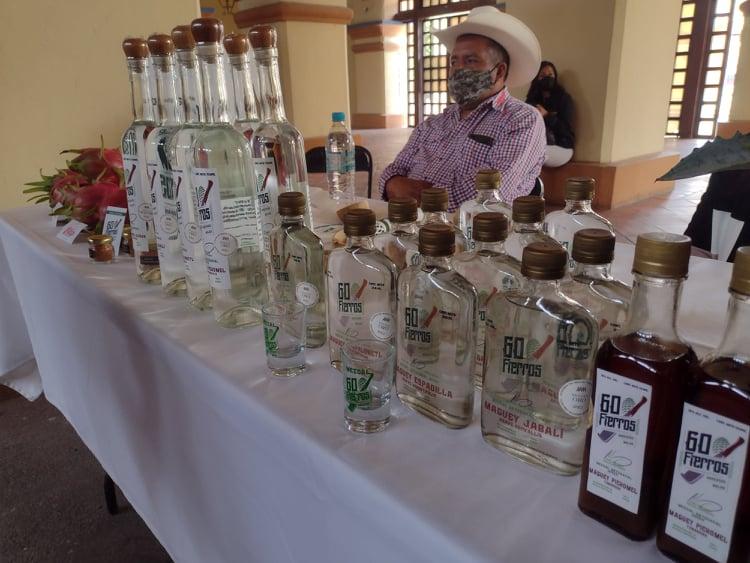 Impulsa Secretaría de Economía venta de mezcal de la región de Tehuacán  