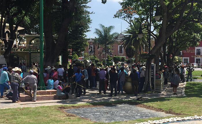 Narcomantas en Atlixco ya afectan ventas a comercios  