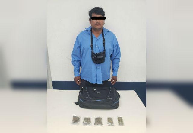 Capturan a sujeto con mariguana afuera de escuela de Atlixco