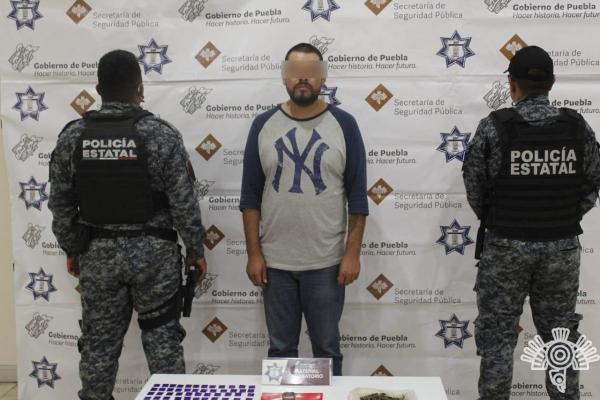 Cae integrante de Los Veinte por narcomenudeo y venta de armas en Puebla