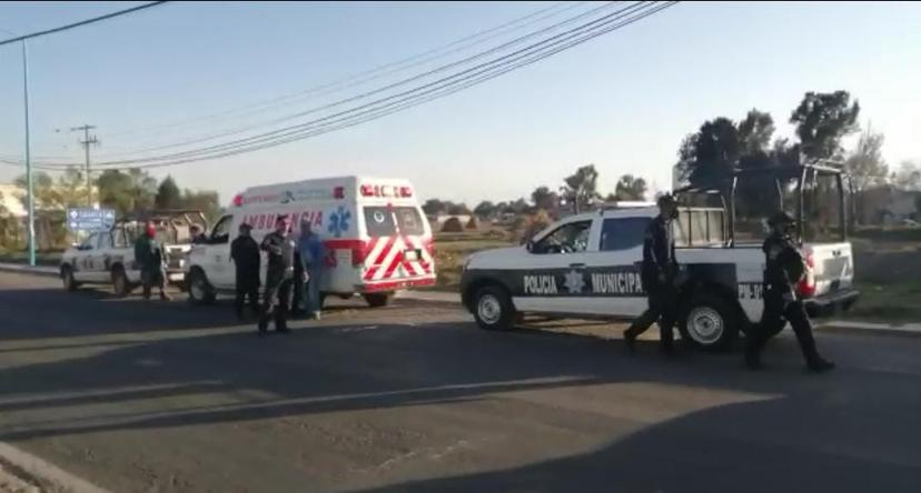 Tras rescate de presunto ladrón, vecinos de Nativitas retienen a policías