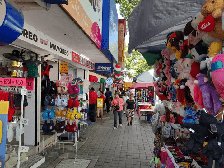 Con temor y en medio de inseguridad, Culiacán reanuda actividades