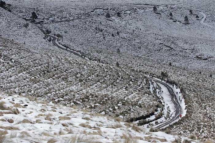 Cientos disfrutan de la nieve en Parque Nacional