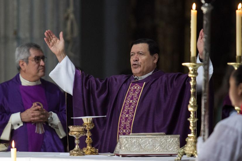 Por mejoría es desintubado el cardenal Norberto Rivera