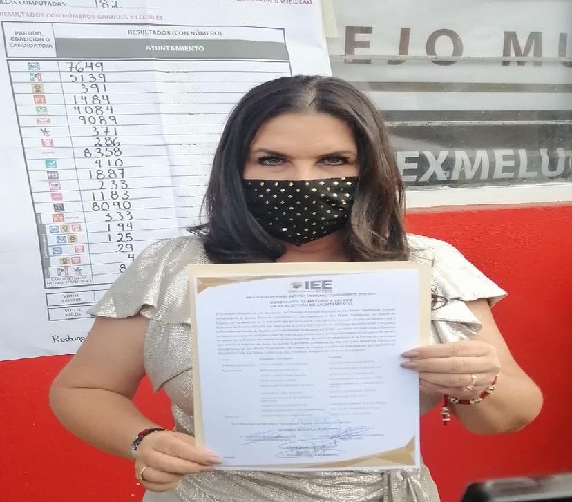 Norma Layón ganó, recibe constancia de mayoría en Texmelucan