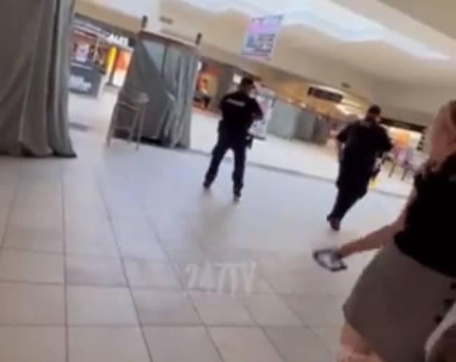 Balacera en centro comercial de Indianápolis, con saldo de cuatro muertos