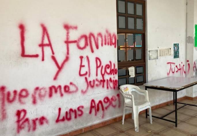Destrozan alcaldía de Chiautla y exigen destituir autoridades