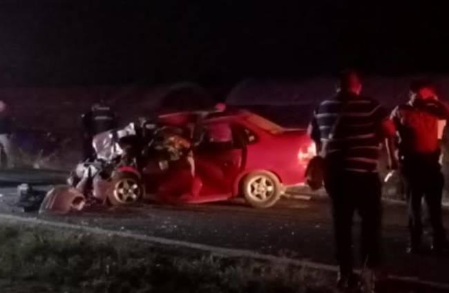 Mueren dos personas en choque frontal en la carretera federal México-Veracruz