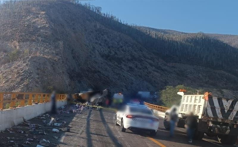 Accidentes bloquean las autopistas de Puebla a Oaxaca y a la CDMX