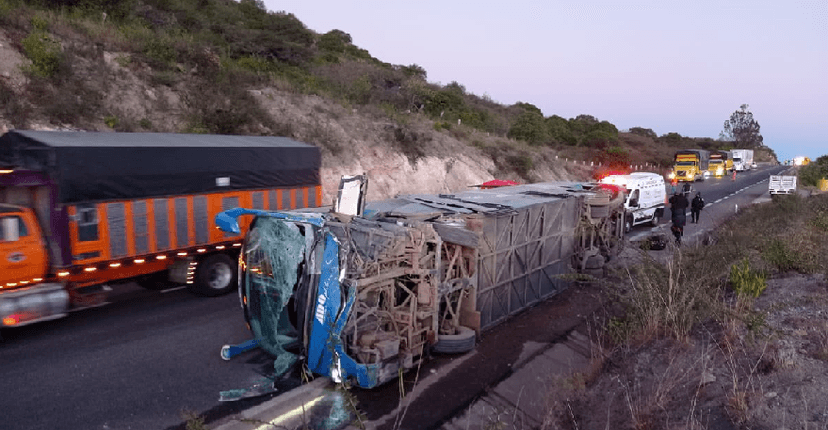 Accidente en Oaxaca deja al menos tres muertos