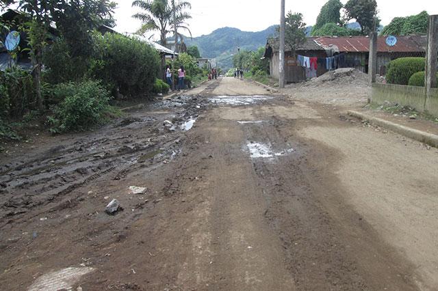 Impiden a constructora abandonar obra inconclusa en Tlaola