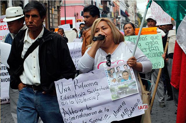 Marchan contra incursión de Living Water en Ocotepec