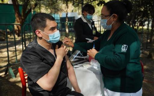 Maestros de Puebla serán vacunados contra el Covid-19 con CanSino