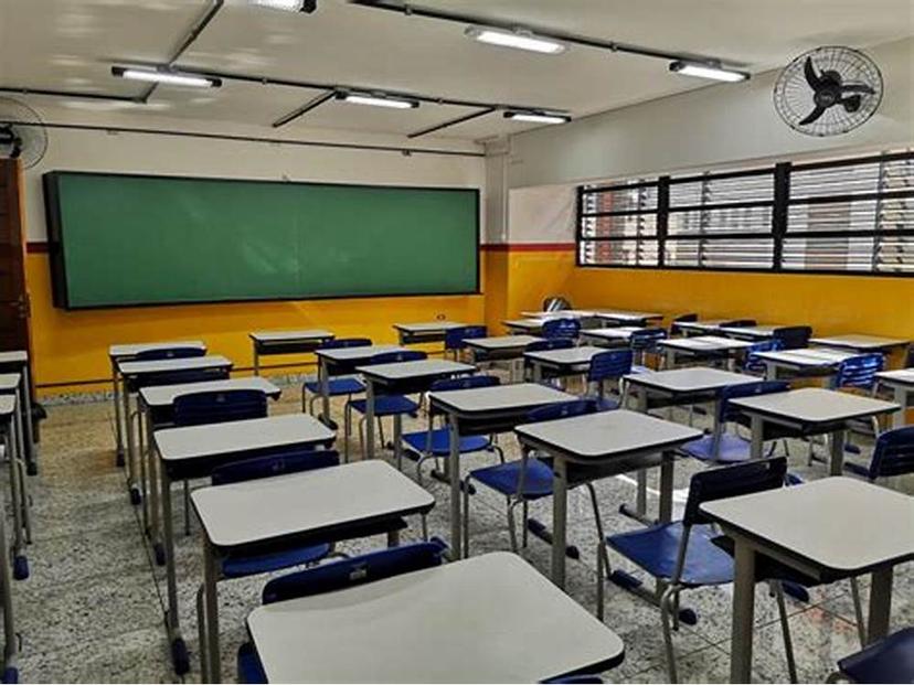 Escuelas de Puebla serán beneficiadas con mobiliario nuevo para sus aulas 