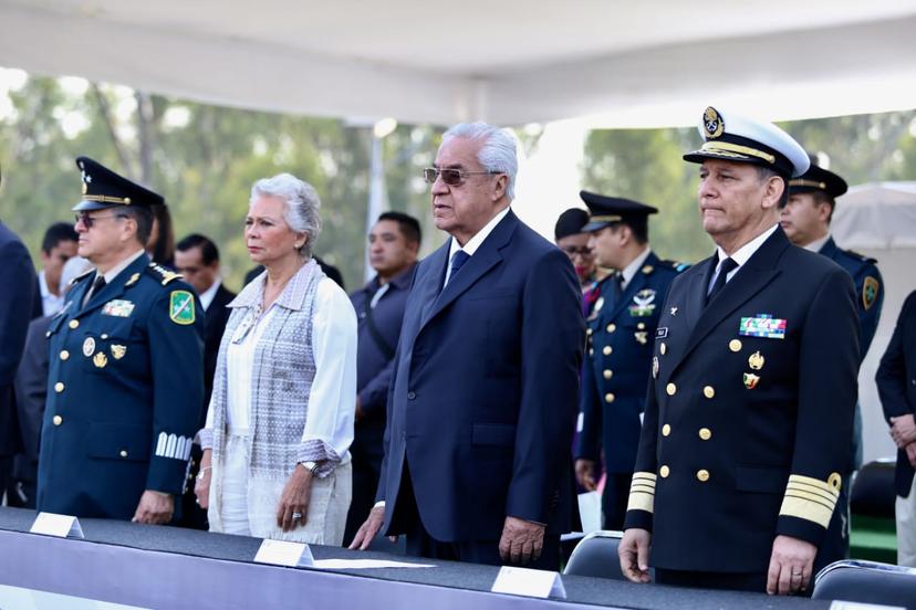 Sánchez Cordero toma protesta  al servicio militar clase 2000