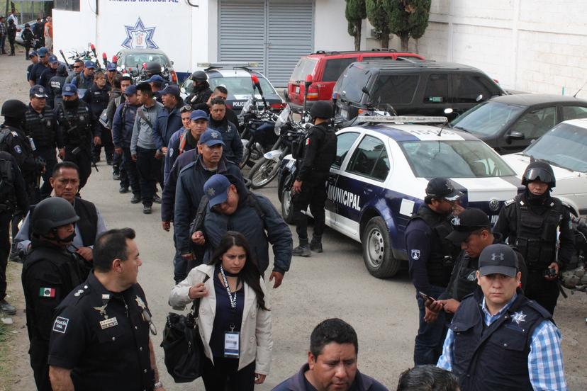 Sube a 133 el número de policías de Texmelucan detenidos