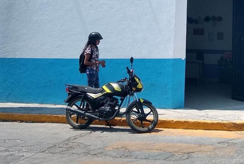 Advierten nueva medida contra motociclistas sin casco en Tehuacán