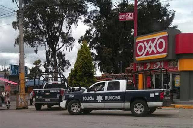 Tras persecución detienen a sujeto que asaltó Oxxo en Texmelucan