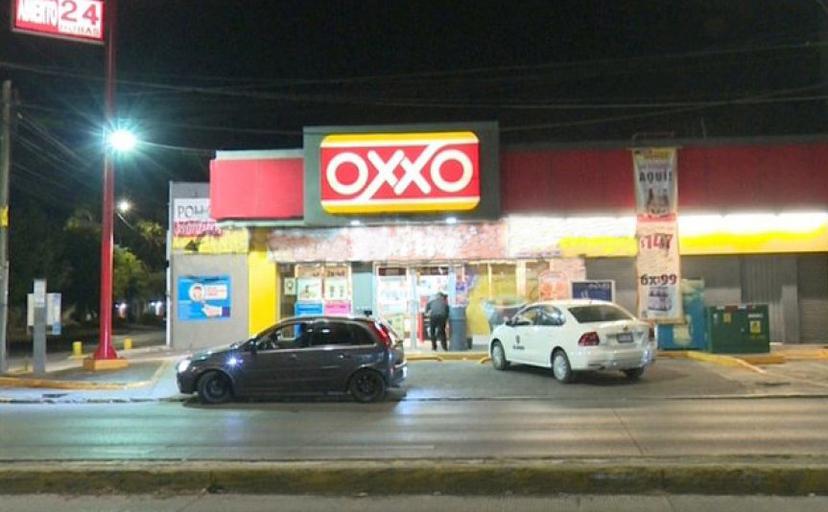 Atracan Oxxo de Circuito Juan Pablo, en Puebla