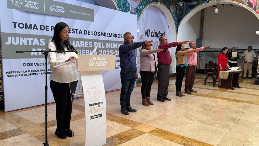 Ariadna Ayala toma protesta a presidentes auxiliares de Atlixco