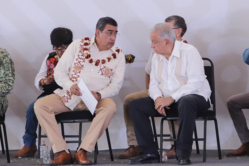 Pactan AMLO y Céspedes pensión universal para discapacitados en Puebla