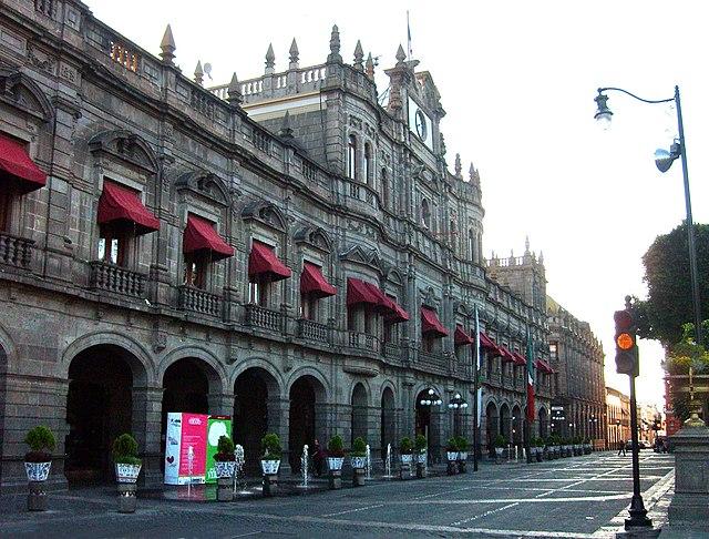 De regreso de vacaciones detectan 12 casos de Covid en el ayuntamiento de Puebla