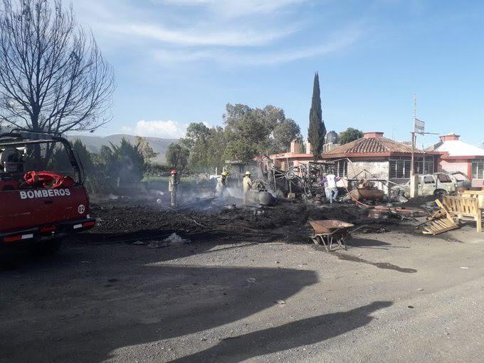 Incendio consume taller en Palmar de Bravo