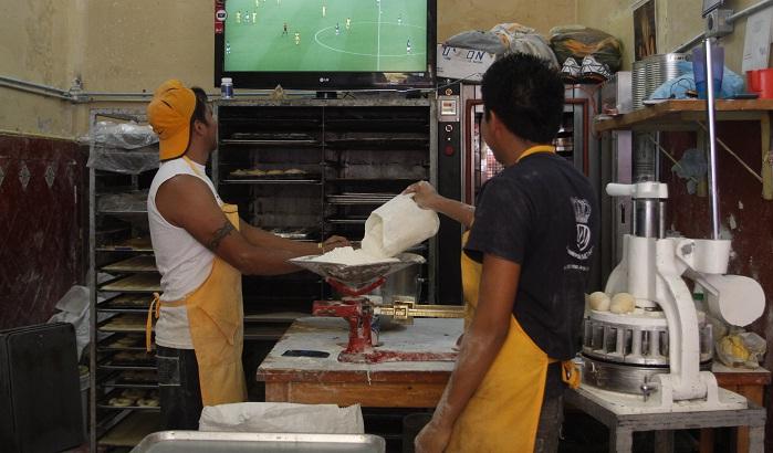 Asaltos y alza en insumos afectan a panaderos de Tehuacán