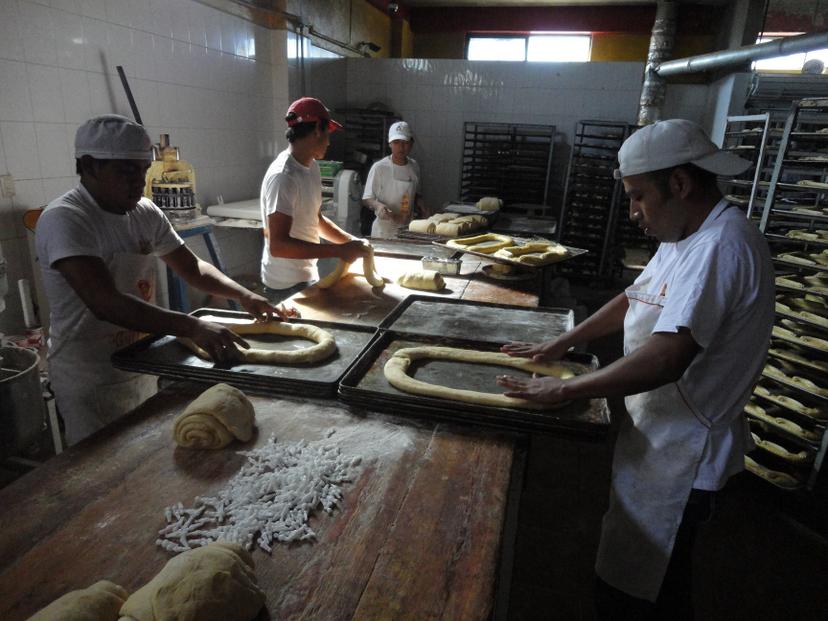 Pega a la industria panadera escases de mano de obra en Tehuacán