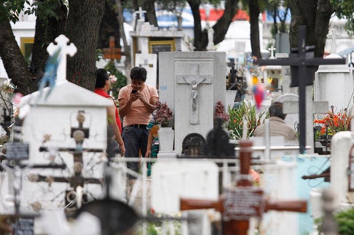 Muertos comparten tumbas en Izúcar porque el panteón se saturó