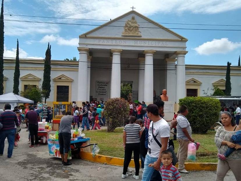 Visitan alrededor de 75 mil personas el panteón municipal