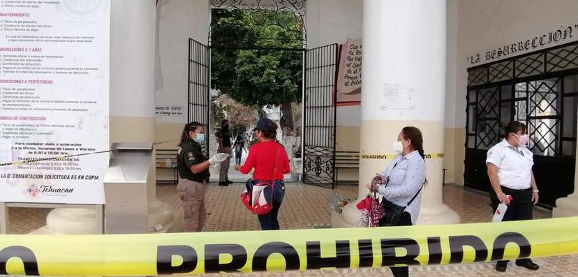 Panteones de Tehuacán lucen casi vacíos este 10 de mayo por pandemia