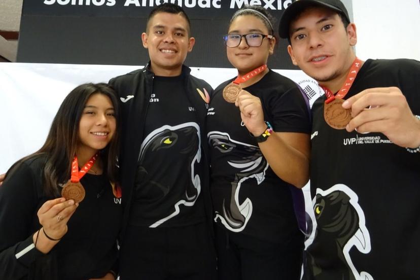 Panteras UVP cierran el semestre con tres medallas