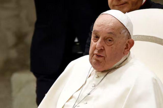 El Papa Francisco muestra signos de mejoría tras hospitalización por neumonía