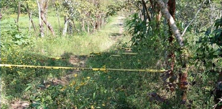 Ejecutan a supuesto violador y lo dejan en paraje de Xochitlán