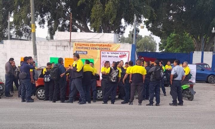 Paran labores trabajadores de Sabritas por despidos injustificados en Tehuacán