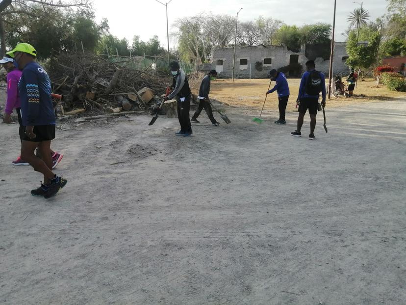 Deportistas inician jornadas de limpieza para el rescate del parque El Riego en Tehuacán  