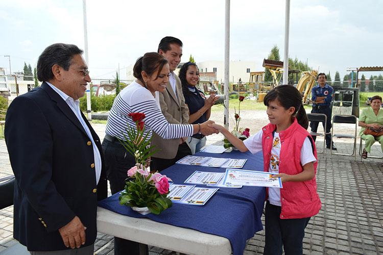 Se compromete Parra Jiménez a favorecer educación de niños