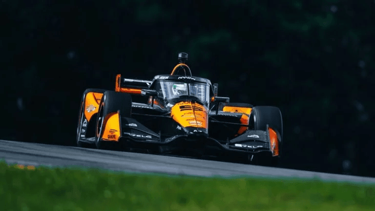 Pato O’Ward recibe bandera a cuadros en la Mid-Ohio