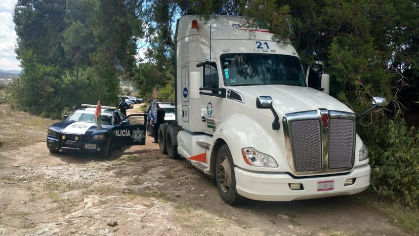 Recuperan tres vehículos robados en Cañada Morelos