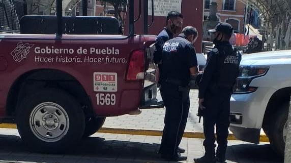 Patrulla estatal choca contra camioneta del edil de Huauchinango