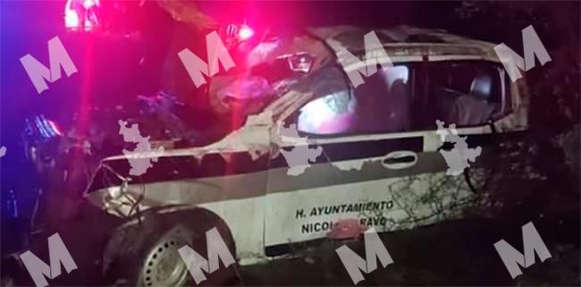 Policías ebrios de Nicolás Bravo se van con todo y patrulla a barranca en Cañada Morelos