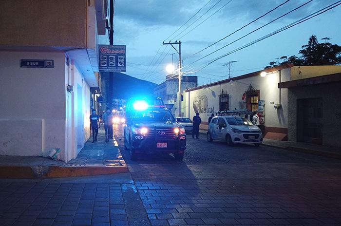 Mujer usa a su bebé para extorsionar a transeúntes en Tecamachalco 