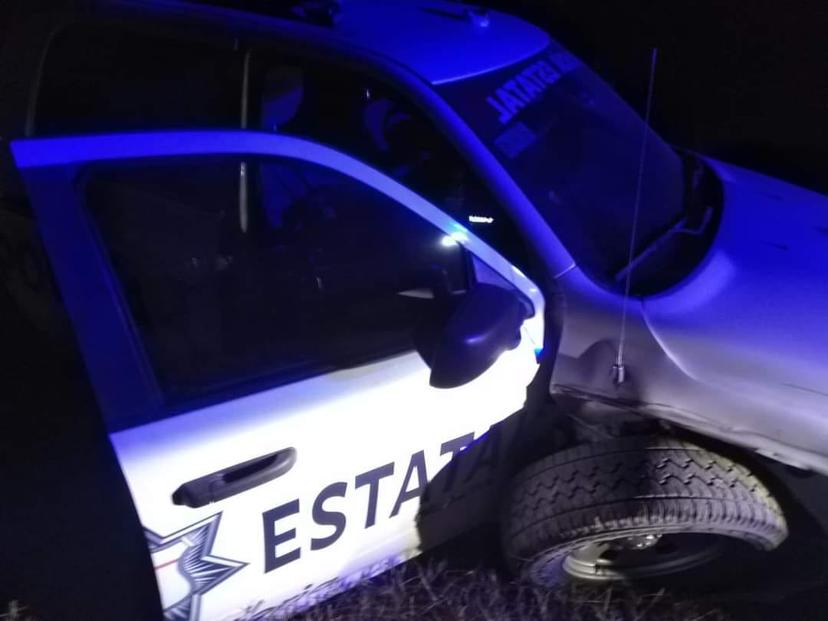 Patrulla Estatal sufre accidente automovilístico en Tlacotepec