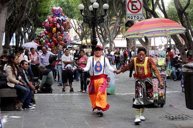 IMAC avala a payasitos trabajar en el zócalo de Puebla