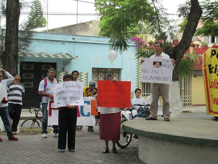 Familiares de desaparecidos encabezan Marcha por la Paz en Tehuacán