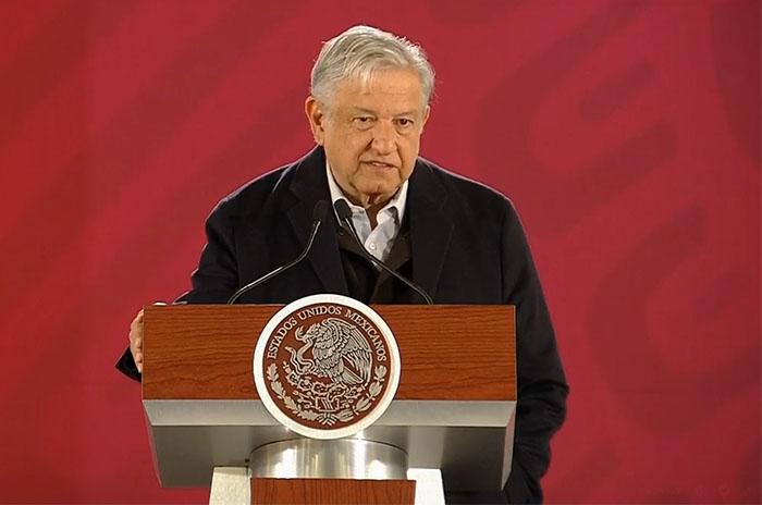 Combate al huachicol fortalecerá a Pemex: AMLO