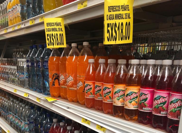 Rematan refrescos Peñafiel en Soriana de Atlixco