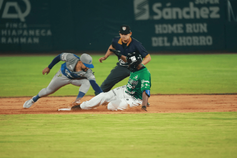 Olmecas amarra triunfo en el octavo inning ante Pericos