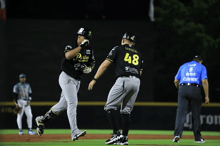 Pericos se lleva la serie completa